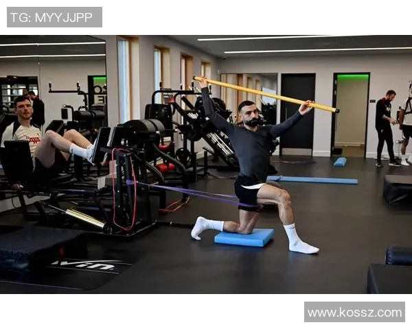 智能穿戴设备助力足球科技融合实时监测球员状态提升比赛表现